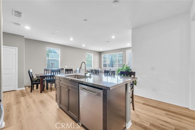 16548 Monteviejo Street, Fontana CA: https://media.crmls.org/medias/b3b4092b-e365-4de1-b41f-87391895b92c.jpg