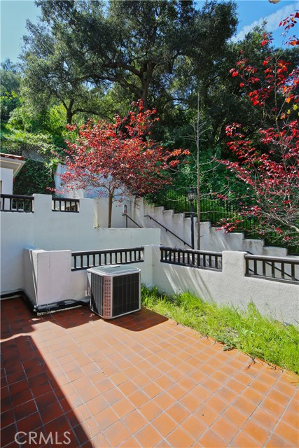 Detail Gallery Image 13 of 21 For 191 Monterey, South Pasadena,  CA 91030 - 4 Beds | 3 Baths