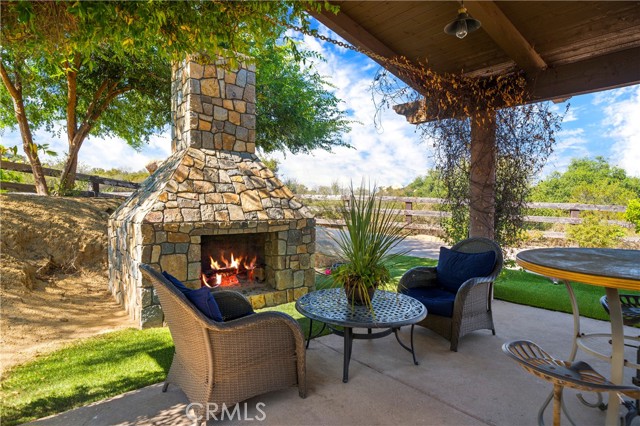 42179 Calle Paramo, Murrieta CA: https://media.crmls.org/medias/b3b4c6cb-dbcf-4909-a81e-c01dd19431e4.jpg