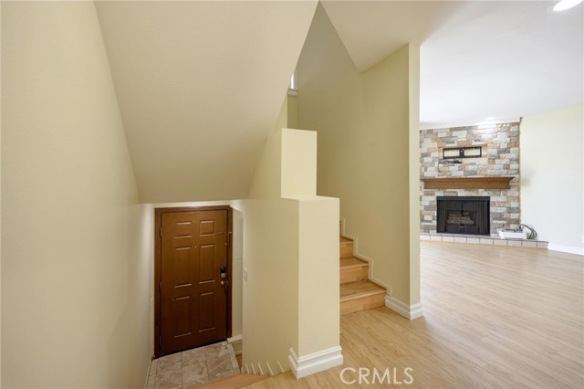 555 West Wilson Avenue, 3 photo 3