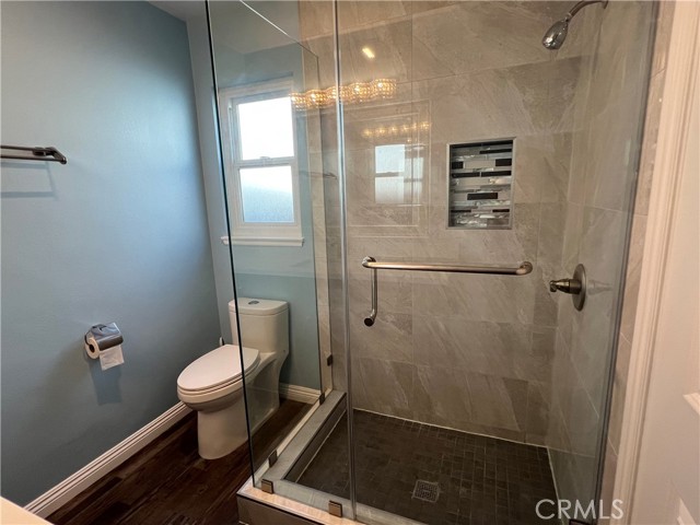 Detail Gallery Image 31 of 42 For 18614 Liggett St, Northridge,  CA 91324 - 5 Beds | 3/1 Baths