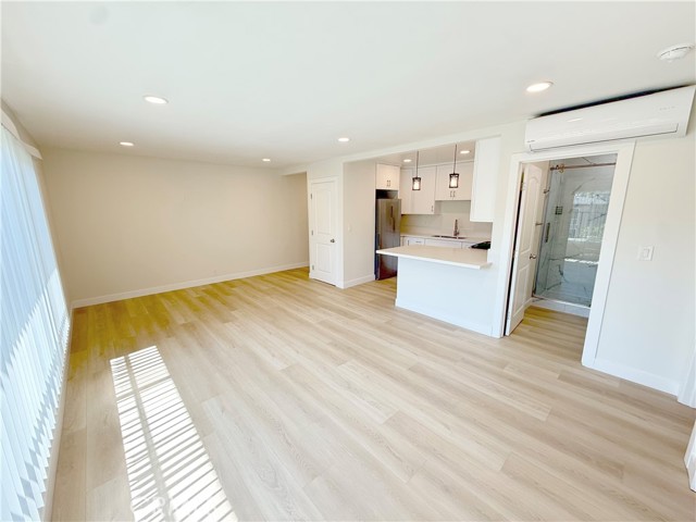 919 E Acacia Avenue, Glendale CA: https://media.crmls.org/medias/b3b72d1d-46a9-425f-86aa-9aa1c06bf90f.jpg