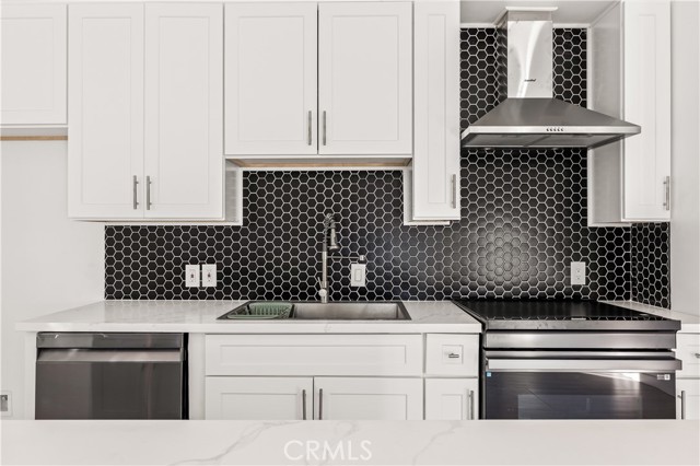 14592 Lyle Street, Sylmar CA: https://media.crmls.org/medias/b3b77c06-b0a6-4c85-a3d8-9821b07ab54e.jpg