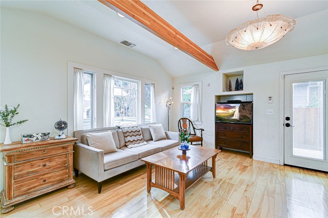 Detail Gallery Image 10 of 38 For 319 W 6th St, Claremont,  CA 91711 - 2 Beds | 2 Baths