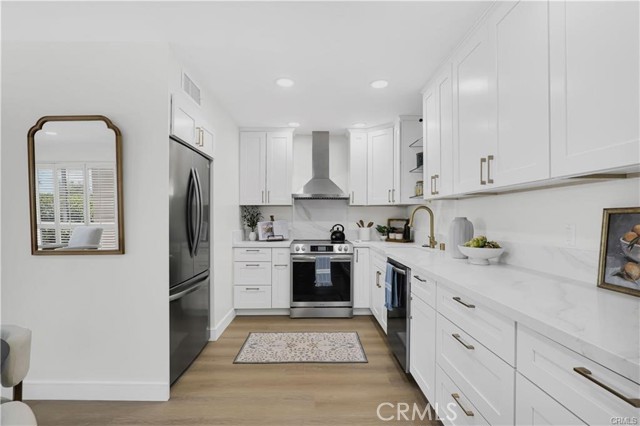 970 Palm, 200 photo 13
