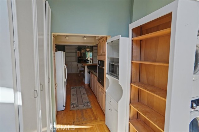 Detail Gallery Image 7 of 22 For 1548 Riverside #G,  Glendale,  CA 91201 - 2 Beds | 2 Baths