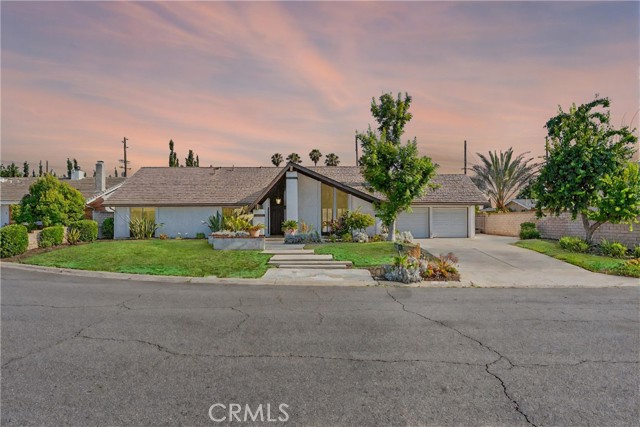 Detail Gallery Image 1 of 48 For 17862 Portsmouth Cir, Villa Park,  CA 92861 - 5 Beds | 3 Baths