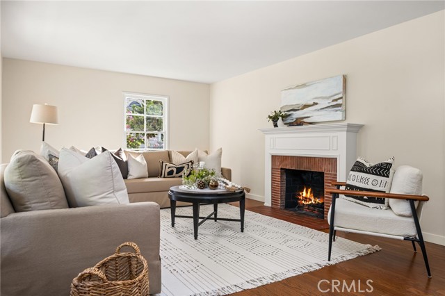 Detail Gallery Image 5 of 30 For 926 W. Valencia Mesa Drive, Fullerton,  CA 92835 - 3 Beds | 1/1 Baths