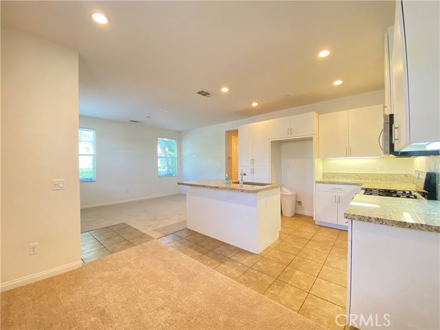 800 E Promenade Unit A, Azusa CA: https://media.crmls.org/medias/b3bd6894-6a9c-4547-b5ef-c8530431ed7b.jpg