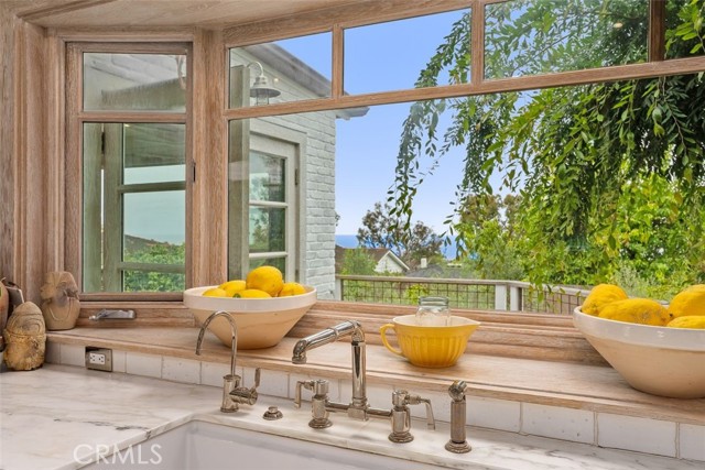 Detail Gallery Image 13 of 45 For 12 S Encino, Laguna Beach,  CA 92651 - 3 Beds | 2 Baths