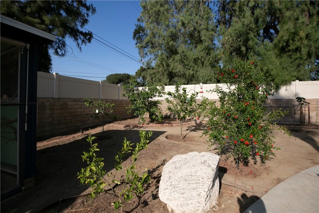 10670 Deering Avenue, Chatsworth CA: https://media.crmls.org/medias/b3bdf91a-7d8f-4412-ae30-8ce686c95fbb.jpg