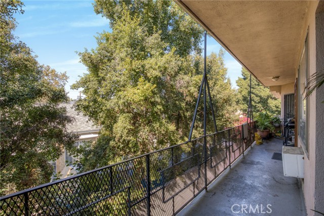 6651 Beck Avenue, North Hollywood CA: https://media.crmls.org/medias/b3bdf97d-feb0-42b2-91e2-1ecefaaaf686.jpg