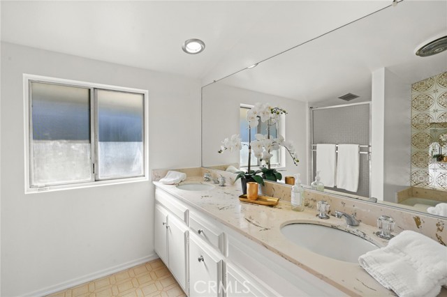 Detail Gallery Image 35 of 64 For 5932 Ellenview Ave, Woodland Hills,  CA 91367 - 5 Beds | 4 Baths