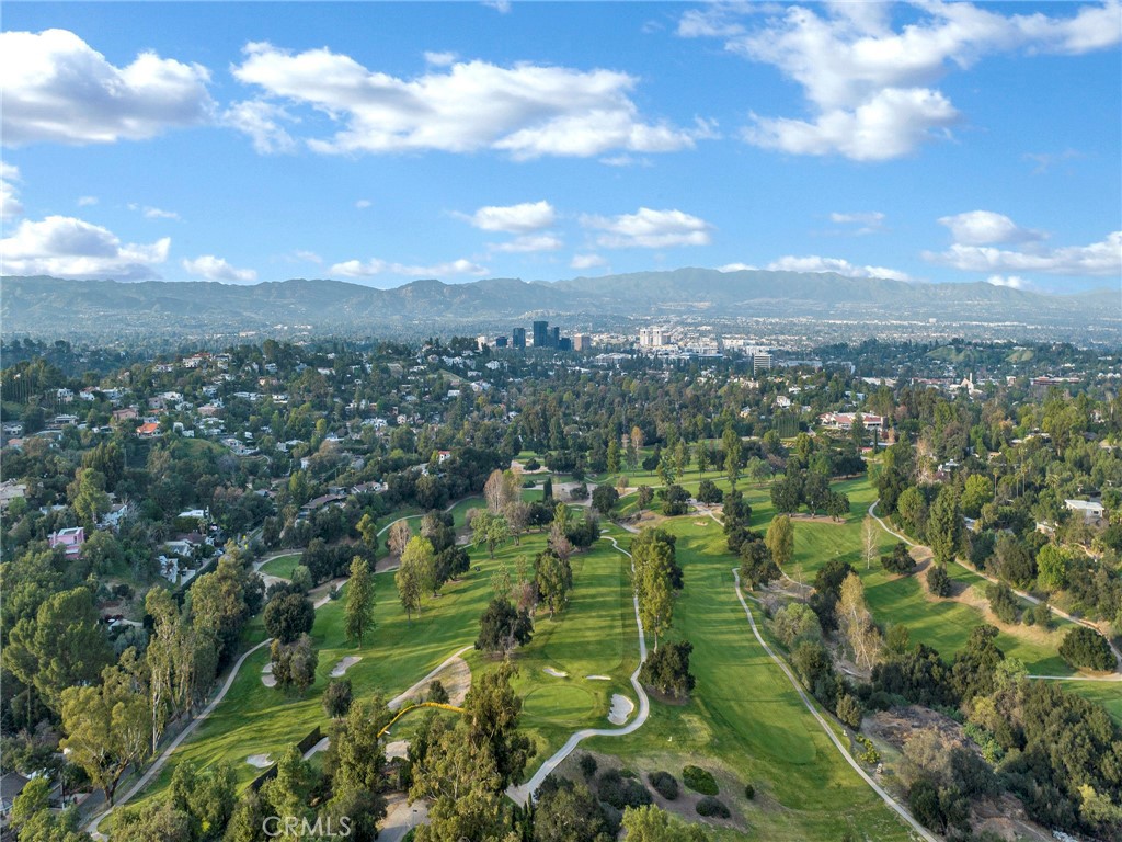 https://media.crmls.org/medias/b3be1372-192e-4ccf-ad5f-c392c05c79cf.jpg?preset=X-Large