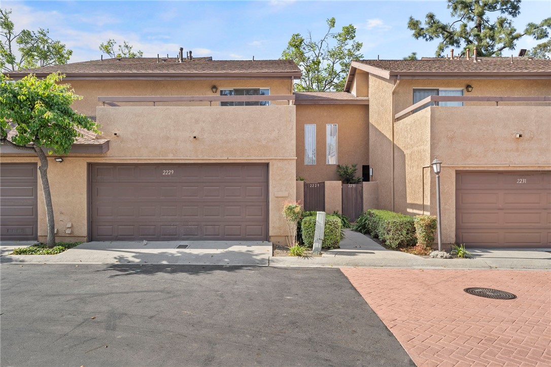 Detail Gallery Image 1 of 14 For 2229 Calle Parral, West Covina,  CA 91792 - 2 Beds | 2 Baths