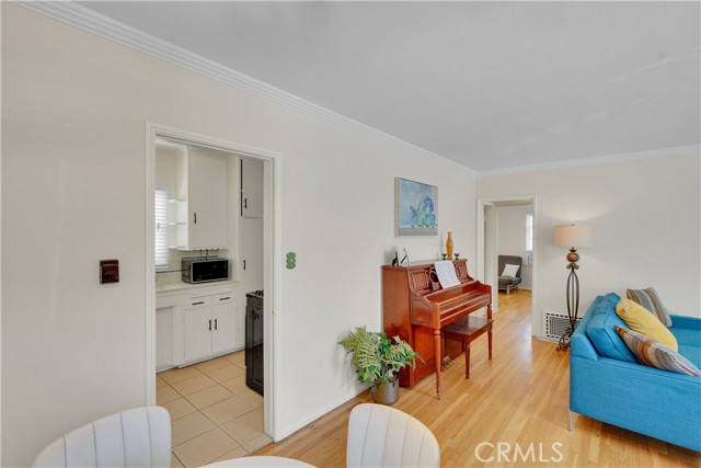 Detail Gallery Image 6 of 32 For 4270 Troost, Studio City,  CA 91604 - 2 Beds | 1 Baths