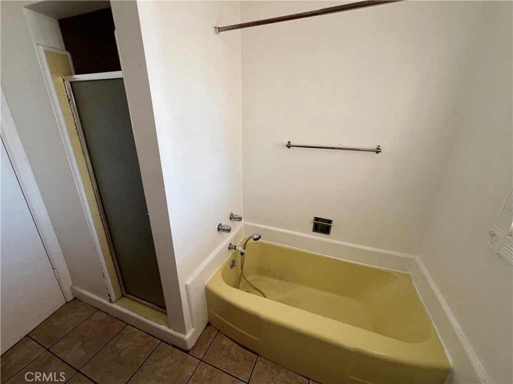 https://media.crmls.org/medias/b3bef45b-bd9a-4116-8928-6563bed234f0.jpg?preset=X-Large