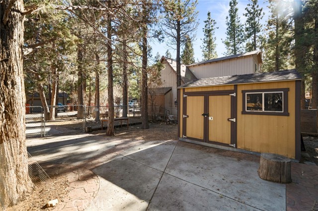 Detail Gallery Image 25 of 25 For 933 E Ln, Big Bear City,  CA 92314 - 3 Beds | 2 Baths