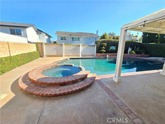 Detail Gallery Image 5 of 47 For 1013 Cannonade Cir, Costa Mesa,  CA 92626 - 5 Beds | 3 Baths