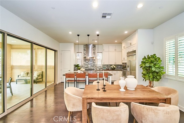 320 Magnet, Irvine CA: https://media.crmls.org/medias/b3bfd7a0-a408-4a31-aea6-b6dfa3371c9d.jpg