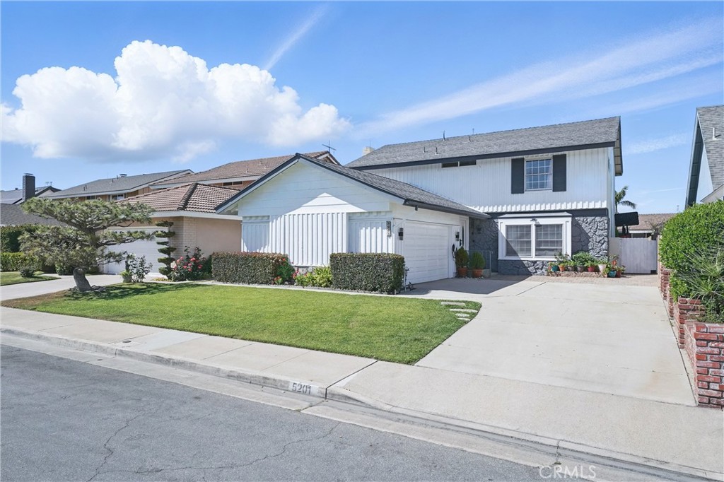 5201 Del Serra Circle
