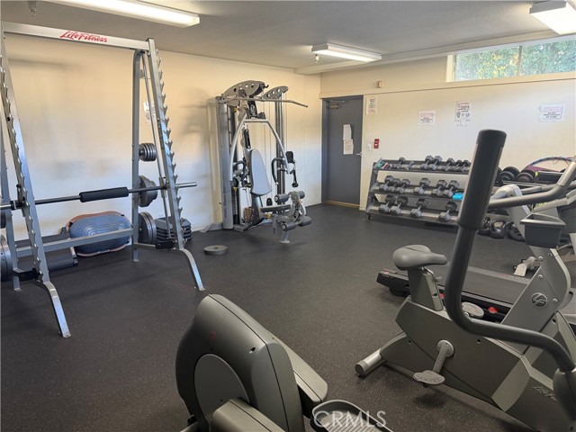 Detail Gallery Image 10 of 11 For 15455 Sherman Way #11,  Van Nuys,  CA 91406 - 2 Beds | 2 Baths