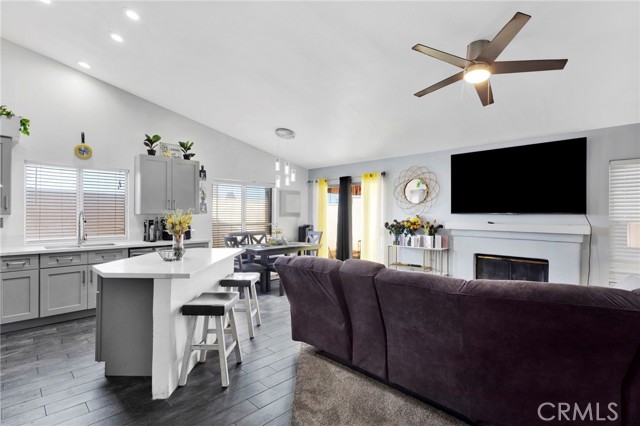 Detail Gallery Image 6 of 37 For 12889 Gifford, Victorville,  CA 92392 - 3 Beds | 2 Baths