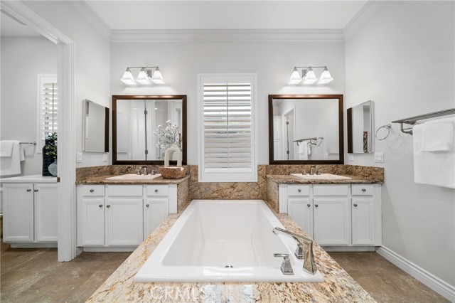53 Interlude, Irvine CA: https://media.crmls.org/medias/b3c2e893-f665-450f-b9f6-9167eae70be9.jpg