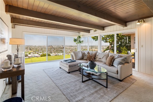 4501 Paseo De Las Tortugas, Torrance CA: https://media.crmls.org/medias/b3c2eba7-d618-4559-8230-199ef8204f44.jpg