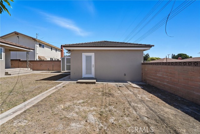 1401 W Beverly Terrace, Montebello CA: https://media.crmls.org/medias/b3c31443-1620-406f-803d-98e5f061928b.jpg