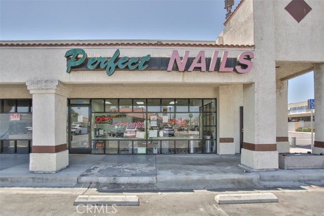 5924 Atlantic Blvd, Maywood, CA 90720