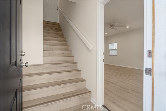 1271 S Sycamore Avenue, Los Angeles CA: https://media.crmls.org/medias/b3c54225-fc3e-4c0a-a3e6-9eff024df30b.jpg