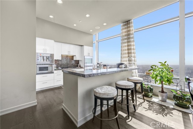 Detail Gallery Image 17 of 56 For 900 W Olympic Bld 50a,  Los Angeles,  CA 90015 - 3 Beds | 4 Baths