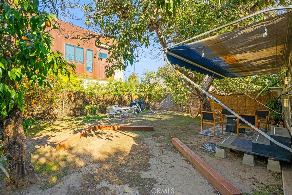 https://media.crmls.org/medias/b3c561da-1e66-4468-908e-49d06aebadcd.jpg?preset=X-Large
