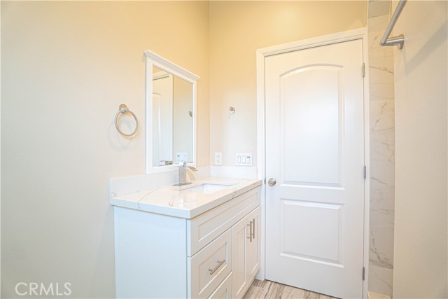 9246 Cedros Avenue, Panorama City CA: https://media.crmls.org/medias/b3c5b2f9-5954-4147-ac2f-215c08db1ff7.jpg