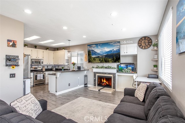 Detail Gallery Image 12 of 37 For 15539 Rockwell Ave, Fontana,  CA 92336 - 3 Beds | 2/1 Baths