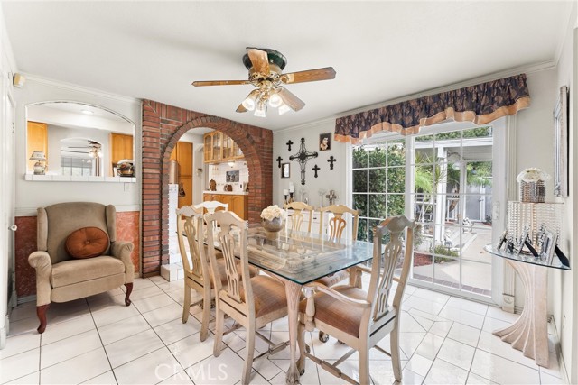 Detail Gallery Image 14 of 40 For 9488 Foster Rd., Bellflower,  CA 90706 - 3 Beds | 2 Baths