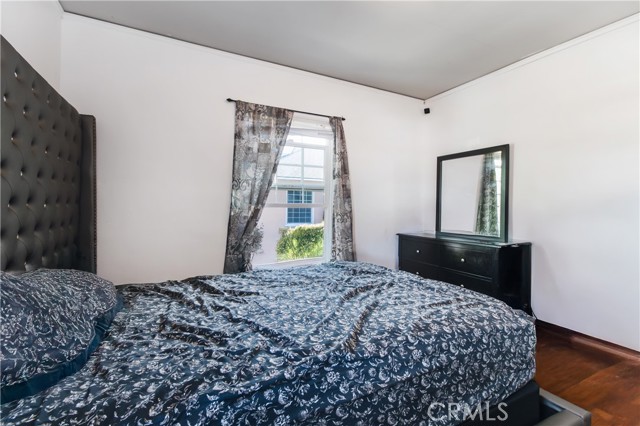 Detail Gallery Image 20 of 28 For 1329 -1331 N Screenland Dr #1329-1331,  Burbank,  CA 91505 - 4 Beds | 2 Baths