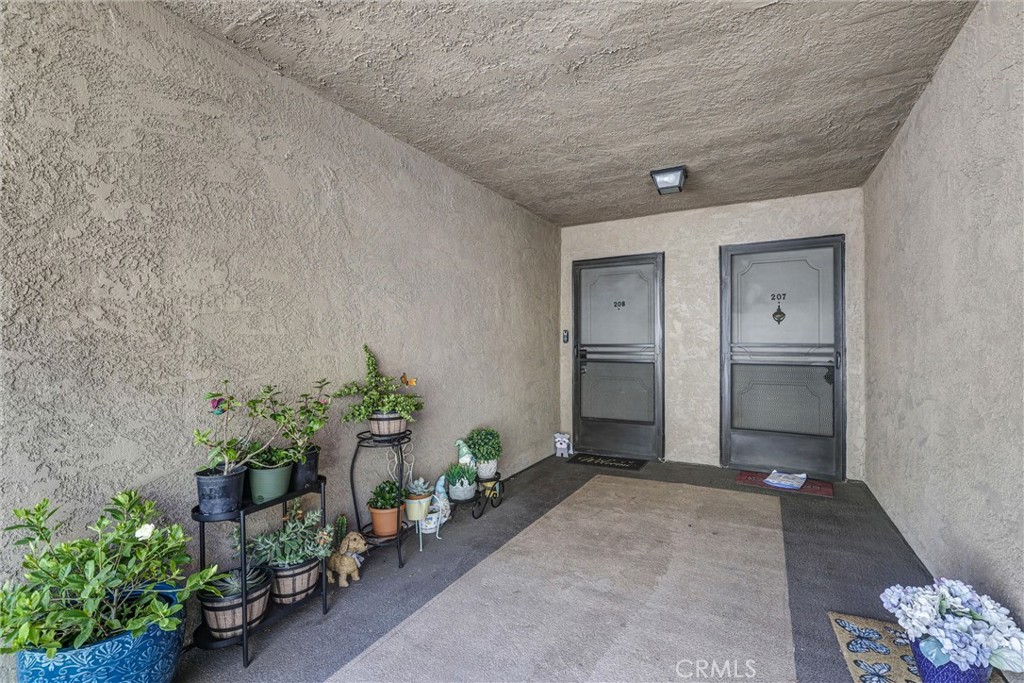 12400 Montecito Road #208