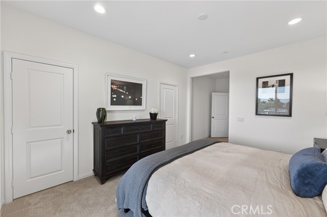 Detail Gallery Image 18 of 39 For 1093 N Harbor Bld, Anaheim,  CA 92801 - 3 Beds | 3 Baths