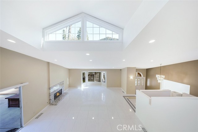 Detail Gallery Image 12 of 52 For 2255 E Chevy Chase Dr, Glendale,  CA 91206 - 4 Beds | 3 Baths