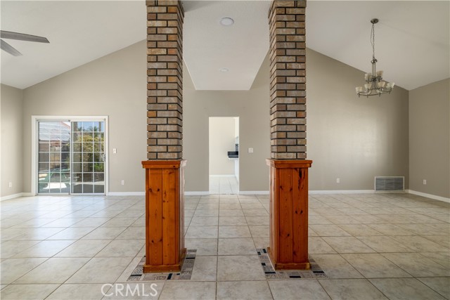 23570 Brook Drive, Canyon Lake CA: https://media.crmls.org/medias/b3c89ecd-0610-45a6-ae3b-aea4de497df8.jpg