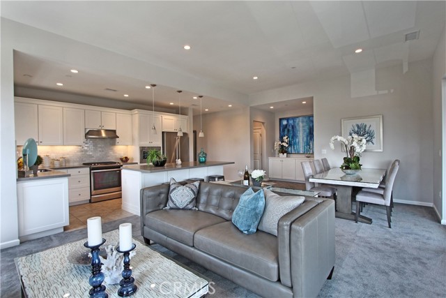 Detail Gallery Image 5 of 12 For 248 Bishop Landing, Irvine,  CA 92620 - 2 Beds | 2 Baths