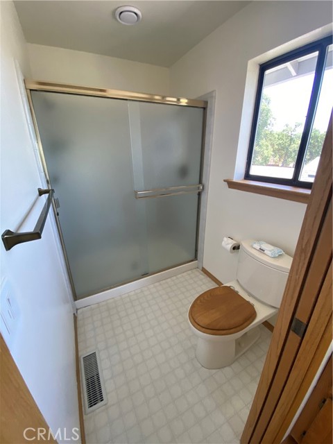 19232 N Shore Court, Hidden Valley Lake CA: https://media.crmls.org/medias/b3c9d1b2-995b-4085-a16a-66fa2afa6680.jpg