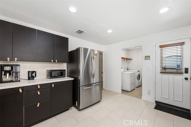 Detail Gallery Image 4 of 26 For 4134 W 107th St, Inglewood,  CA 90304 - 3 Beds | 2 Baths