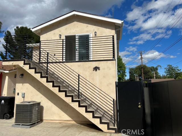 23042 Saticoy St. photo 1