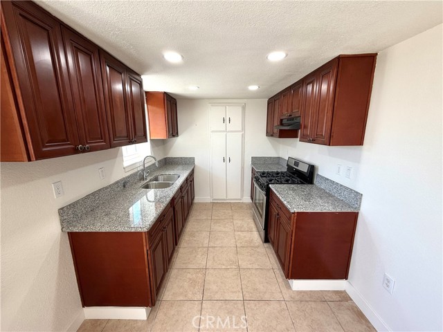 Detail Gallery Image 9 of 17 For 1011 Manzanita, Barstow,  CA 92311 - 3 Beds | 2 Baths