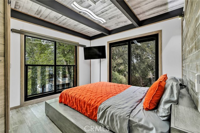 Detail Gallery Image 9 of 55 For 4256 Rosario Rd, Woodland Hills,  CA 91364 - 4 Beds | 2 Baths