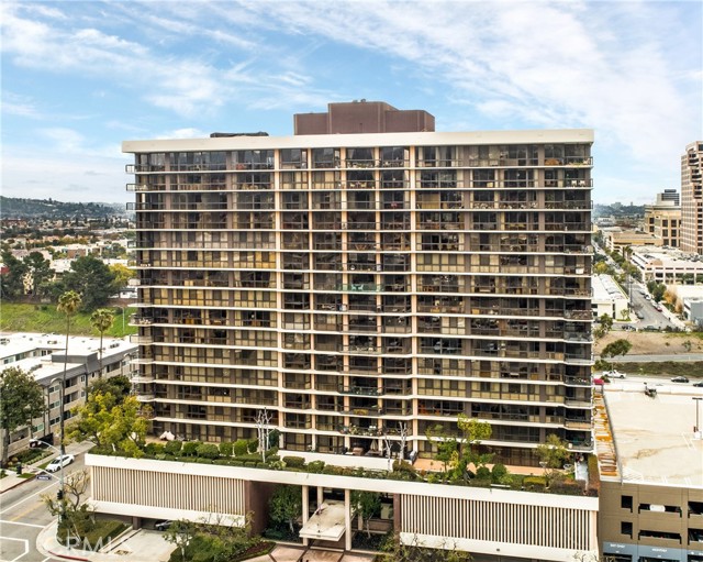 222 Monterey Road, Glendale CA: https://media.crmls.org/medias/b3cd98fc-490a-4883-98c8-fb1cf4f9eb72.jpg