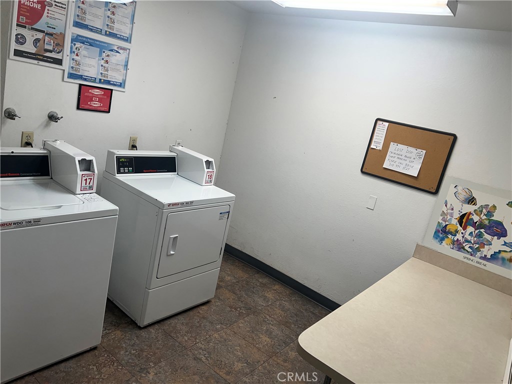 https://media.crmls.org/medias/b3cdeb51-dedf-42e4-8bb2-ad6152fe8542.jpg?preset=X-Large